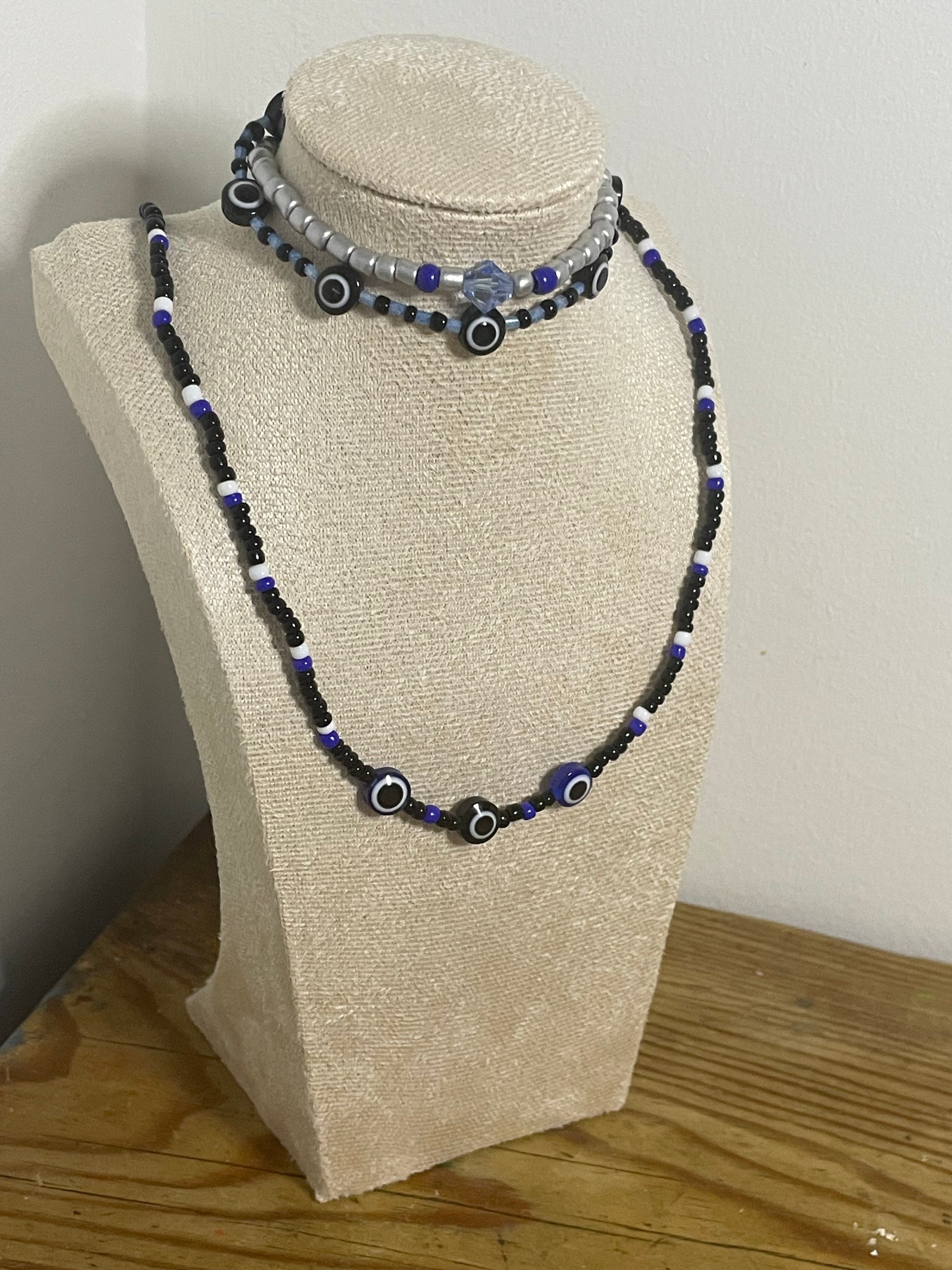 Collier et ses bracelets Lale